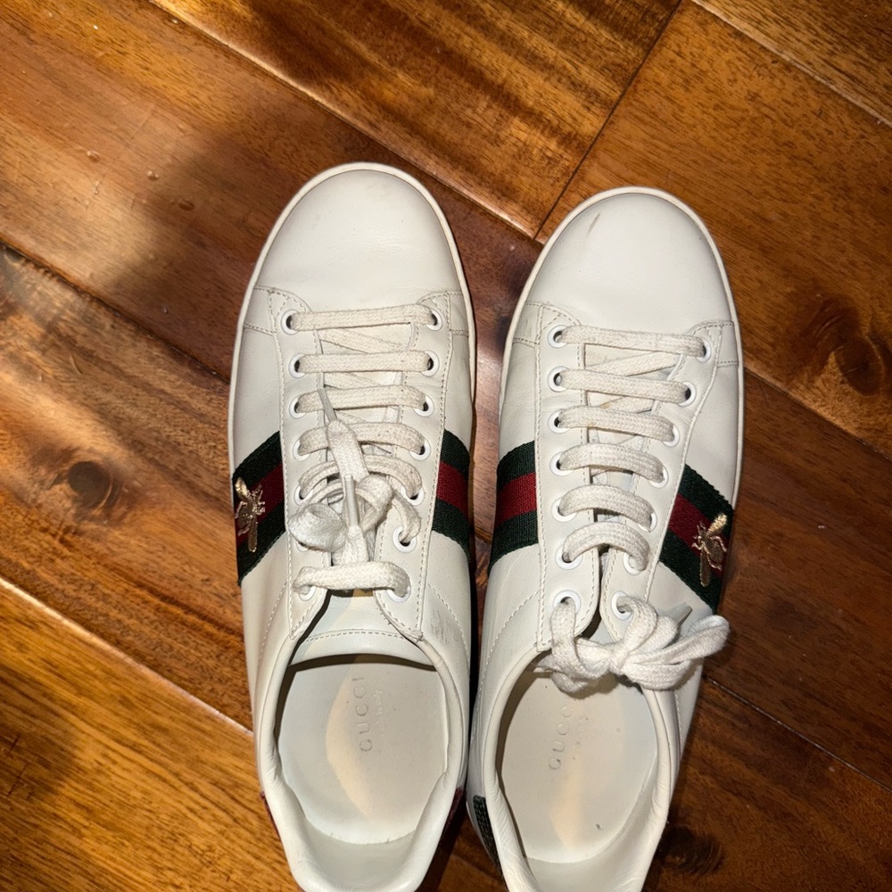 Gucci White Leather Sneakers with Red & Green Web Stripe